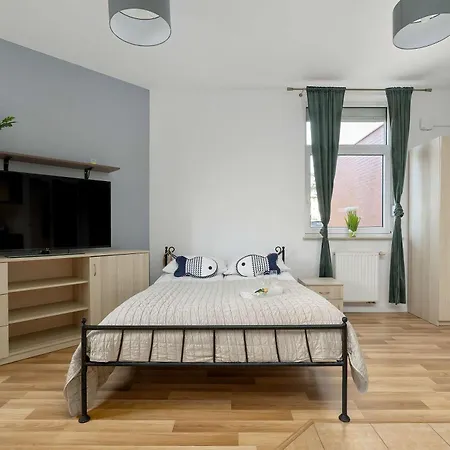 Apartamento Unique For 4 People Close To The By Renters Mielno (Koszalin)
